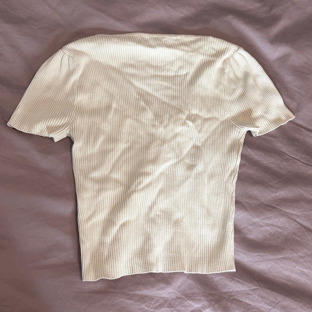 Tops - Picture 4 of 5
